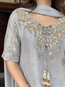 Top vente Style moderne Farshi Palazzo ensemble crêpe haut Dupatta travail à la main perles parties réversibles Diwali fêtes de mariage naturel - Product Image 2