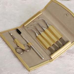 ชุดอุปกรณ์ต่อขนตาแบบมืออาชีพ พร้อมแหนบโค้ง 4 ชิ้น กรรไกร และแปรงในกระเป๋าหนัง PU สำหรับใช้ในร้านเสริมสวย - Product Image 3