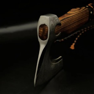 Hacha Barbuda vikinga de acero inoxidable forjada a mano de primera calidad con mango de madera Hacha vikinga OEM Funda de cuero para mano Hacha. - Product Image 3