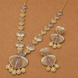 Ensemble de colliers en laiton plaqué or à trois tons en gros, collier court multi-tones tricolores pour femmes et ensembles de boucles d'oreilles - Product Image 1