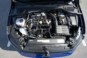 Volkswagen Golf R Edición 20 Aniversario 2023, Gasolina, Bajo Kilometraje - Product Image 4