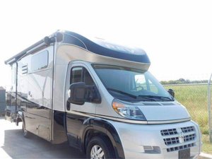 Camping-car NEATELY WT d'occasion 2016 Dyna Max Corp REV 24CB avec poste de travail, classe B+ - Product Image 1