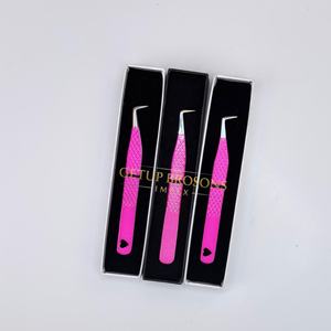 Pinzas para Pestañas de Acero Inoxidable con Punta de Fibra Duradera, Diseño de Corazón Recortado, Recubrimiento en Polvo Rosa Claro, 90 Grados - Product Image 1