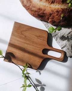 Planche à découper en bois dur naturel de cuisine royale intemporelle fabriquée à partir de bois de manguier durable - Product Image 5