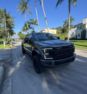 LISTO PARA CONDUCIR - USADO, VOLANTE A LA IZQUIERDA |   Ford F-250 Super Duty Lariat Crew Cab 2022 - Product Image 1