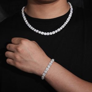 Chaîne à maillons Halo Trèfle Glacé Moissanite - Product Image 3