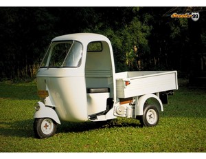 Achetez un nouveau tricycle électrique cargo fermé, véhicule utilitaire léger pour livraison, transport commercial, autonomie 60V 201-300km - Product Image 1
