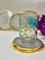Sous-verre en agate blanche naturelle de forme irrégulière, bord doré poli, respectueux de l'environnement, luxe, taille personnalisée