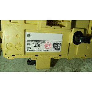 UNIDAD DE CONTROL DEL PORTAFUSIBLES HYUNDAI Kona Serie 91951-J9250 D4FE híbrido 1598 (17>) - Product Image 2