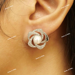 Boucles d'oreilles clous en argent perlé floral, élégantes et luxueuses, serties de diamants en moissanite, étincelantes, pour femmes, à porter au quotidien, cadeau - Product Image 4