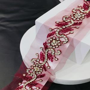 Garniture de bordure ornée de fantaisie en tissu de dentelle de pierre de cristal de concepteur fait à la main pour les robes de mariée et de fête - Product Image 2