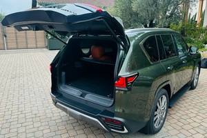 รถยนต์ Lexus LX-570 SUV 4WD ปี 2025 มือสองสภาพดี พร้อมส่ง - Product Image 3