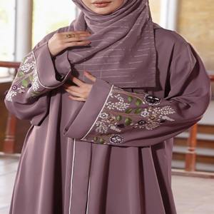 Nouvelle vente en gros d'abayas noires unies, vêtements islamiques simples et modestes, robes abayas musulmanes pour femmes, abayas de Dubaï - Product Image 1