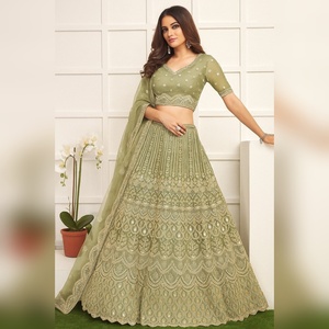 Lehenga Choli en soie et filet brodé lourd de style indien pour femmes, idéal pour les mariages et les fêtes - Product Image 5