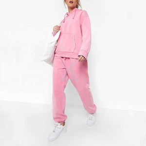 Saison d'hiver Stacked Vintage Velvet Cotton Women's Acid Wash Streetwear Tracksuit Custom Two-Piece Flared Pant Sweatsuit Set - Product Image 4