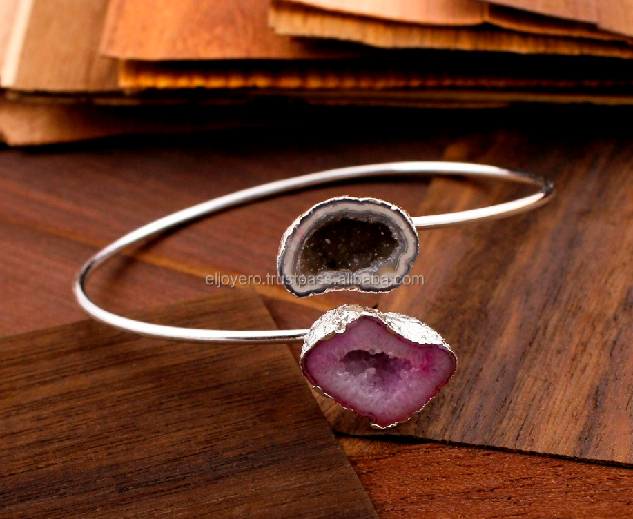 สีน้ำตาล/ชมพู