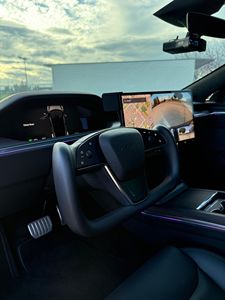 Tesla Model S Long Range 2022 d'occasion, excellent état, prêt à être expédié - Product Image 2