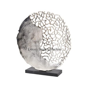 La forme ronde la plus unique et la plus accrocheuse Art créatif moderne Look fantaisie Accents de décoration intérieure Sculptures à vendre au prix de gros - Product Image 2