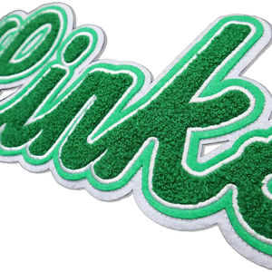 Vente en gros de patchs chenille auto-adhésifs avec logo personnalisé lettres brunes brodées de fleurs/coeurs Designers pour sweat-shirt et chapeau - Product Image 3