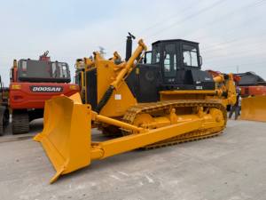 รถดันดินไฮดรอลิกแบบตีนตะขาบมือสอง ยี่ห้อ Shantui รุ่น SD32 พร้อมลูกปืนและมอเตอร์ ประสิทธิภาพสูง ปี 2022 สำหรับขาย - Product Image 3