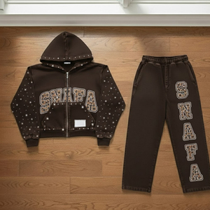 Fabricant de survêtements streetwear en molleton French Terry, ensemble personnalisé de pantalon de survêtement et de sweat à capuche, survêtements effet délavé et ornés de strass - Product Image 1
