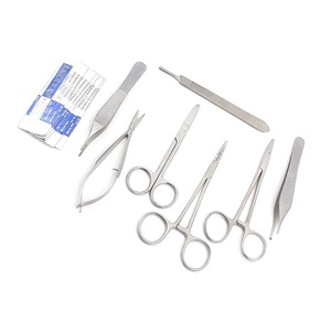 Lot de 12 instruments stériles de qualité supérieure pour l'élimination des lacerations, comprenant des forceps, des hémostatiques et des ciseaux de Castroviejo - Product Image 1