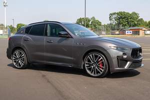 CLEAN 2020 Maserati Gran Turismo Trofeo Conduite à Gauche - Product Image 6