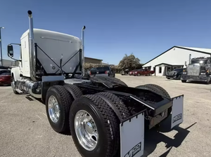 Best!! Wholesale Price 2018 Pinnacle CHU613 Sleeper Semi <b>Truck</b> - 50" Flat Top Sleeper, 505HP Export Ready - Product Image 3