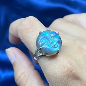Anillo de piedras preciosas de labradorita con cara de luna con ajuste de bisel Piedra natural Plata de Ley 925 para su boda y fiesta Estilo bohemio - Product Image 3