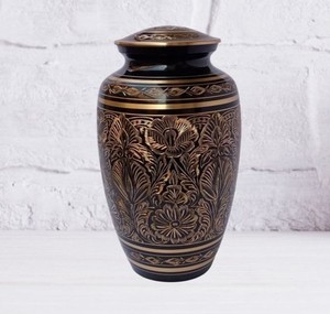 Urna de Latón para Guardar Cenizas - Fabricante de Productos Funerarios y de Cremación - Product Image 5