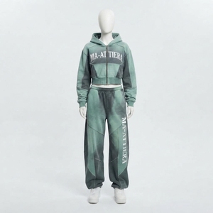 Ensemble survêtement deux pièces pour femme : sweat à capuche court zippé et pantalon de jogging large, avec détails en strass personnalisés, effet délavé - Product Image 3