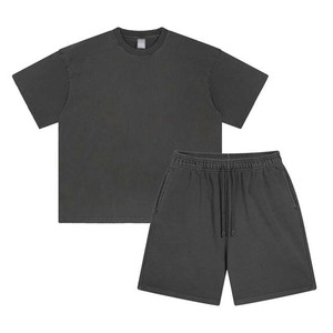 Ensembles de shorts et t-shirts personnalisés de 2 pièces Ensemble de t-shirts et shorts décontractés de style de rue pour hommes, de conception OEM surdimensionnée, unisexe pour l'été - Product Image 6