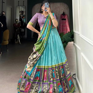 Hermoso Lehenga Choli Con Kalamkari Con Trabajo De Aluminio - Product Image 1