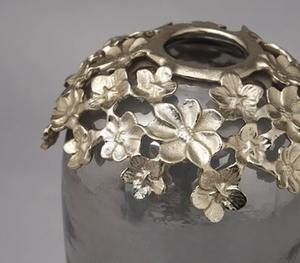 Elegante jarrón floral gris de moda con vidrio gris moderno elegante decoración del hogar centro de mesa perfecto para espacios de sala de estar u oficina - Product Image 4