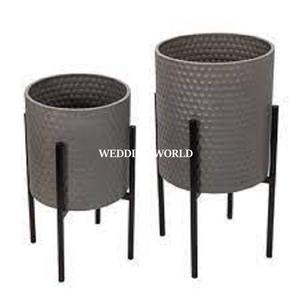 Jardinière en métal design faite à la main avec support décoration de jardin enduite de poudre blanche pour usage domestique pot de fleurs en gros - Product Image 5