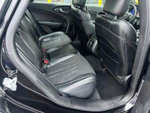 CLEAN 2016 Chry_sler 200 C Berline FWD - Product Image 3