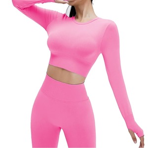 Ropa de Yoga con costuras duraderas, alta calidad, OEM, personalizada para mujer, alta calidad, 5 piezas, nuevo chaleco ajustado, pantalones acampanados, traje de Yoga rápido - Product Image 5