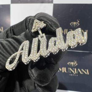 Colgante de Lujo Personalizado con Nombre, Plata S925 Bañada en Oro, Joyería Fina con Diamantes VVS Certificados IGI, Diseño Peace Channel - Product Image 6