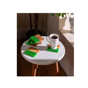Posavasos de resina de madera moderno Posavasos de resina de forma redonda para bebidas color verde mejor embalaje - Product Image 1