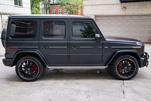 G63 2021 ~11,000 Millas, Motor V8 Biturbo, Tracción en las Cuatro Ruedas, Diseño Night Black Magno - Product Image 6