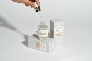 POUR LA PEAU Brightening Shot Serum con niacinamida vitamina C Symwhite377 absorción rápida no pegajosa para piel radiante - Product Image 4