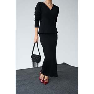 ชุดกระโปรงผูกข้างสีดำ - Product Image 2