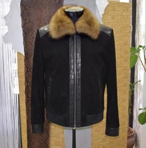 Chaqueta Bomber de Cuero Sintético para Hombre, Diseño Personalizado OEM, Parches de Letras de Chenilla en Relieve en la Parte Delantera, Impermeable y Ecológica - Product Image 3