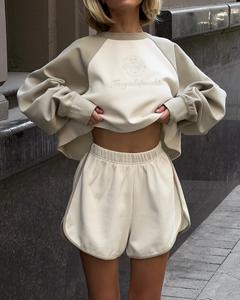 Conjunto de ropa deportiva de verano informal de talla grande para mujer 2025, pantalones cortos deportivos elásticos de manga corta con cuello bordado, transpirables de dos piezas - Product Image 5