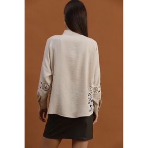 Blusas y Camisas de Mujer con Ribete de Encaje - Venta al por Mayor - Product Image 1