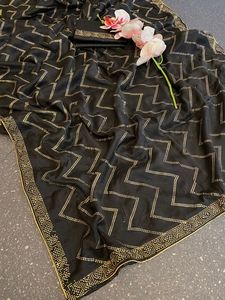 Saree en soie une tenue féminine séduisante pour les occasions spéciales Attractivité accrue - Product Image 2