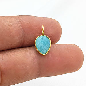 Pendentif en feuille de pierre précieuse d'amazonite naturelle sculpté - Product Image 4