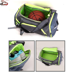 Bolsa de gimnasio Logotipo personalizado Bolsa de viaje impermeable personalizada para hombres y mujeres de Pakistán - Product Image 3