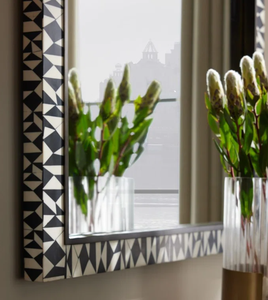 Miroir mural en résine et bois moderne de qualité supérieure fabriqué à la main avec diamant taillé pour la décoration de la maison ou du bureau - Product Image 5