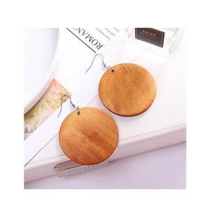 Pendientes de Madera 100% Estilo Clásico a Muy Bajo Precio, Fabricante y Exportador de Pendientes de Madera para Bodas de Niñas, Diseño Vintage - Product Image 4